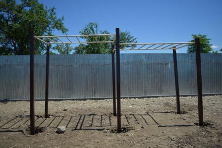 В Ванновском поселении устанавливают воркаут площадку